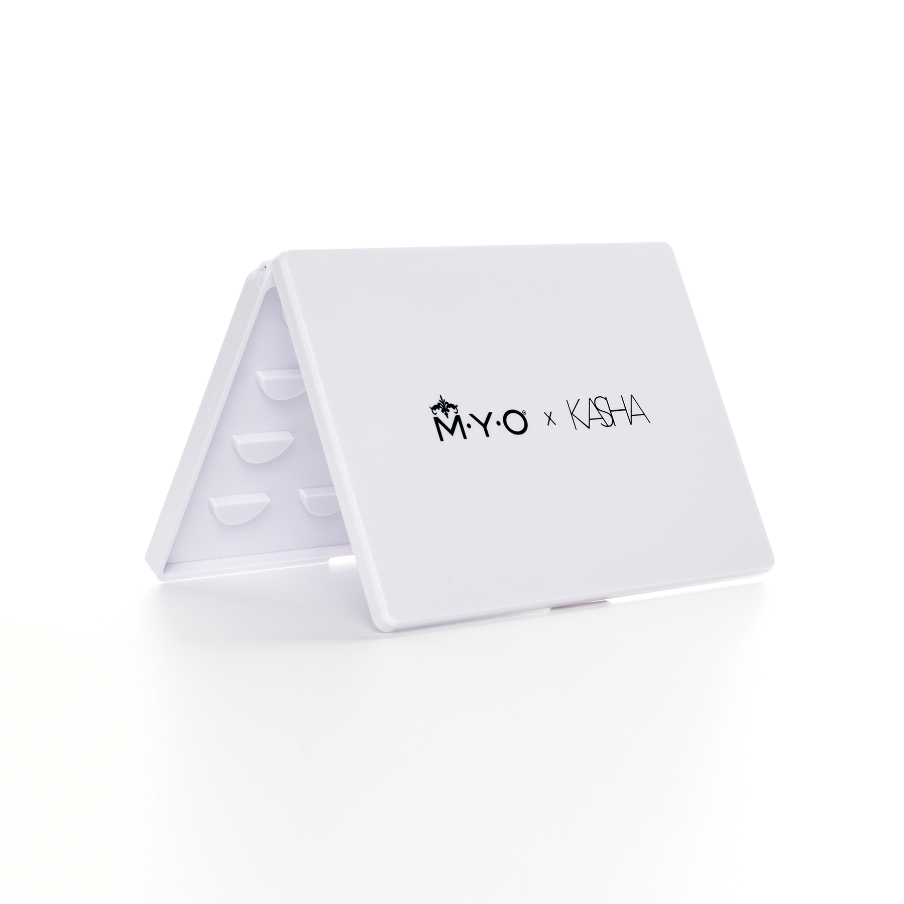 MYO X KASHA - THE LASH CASE  Kasha Lashes   