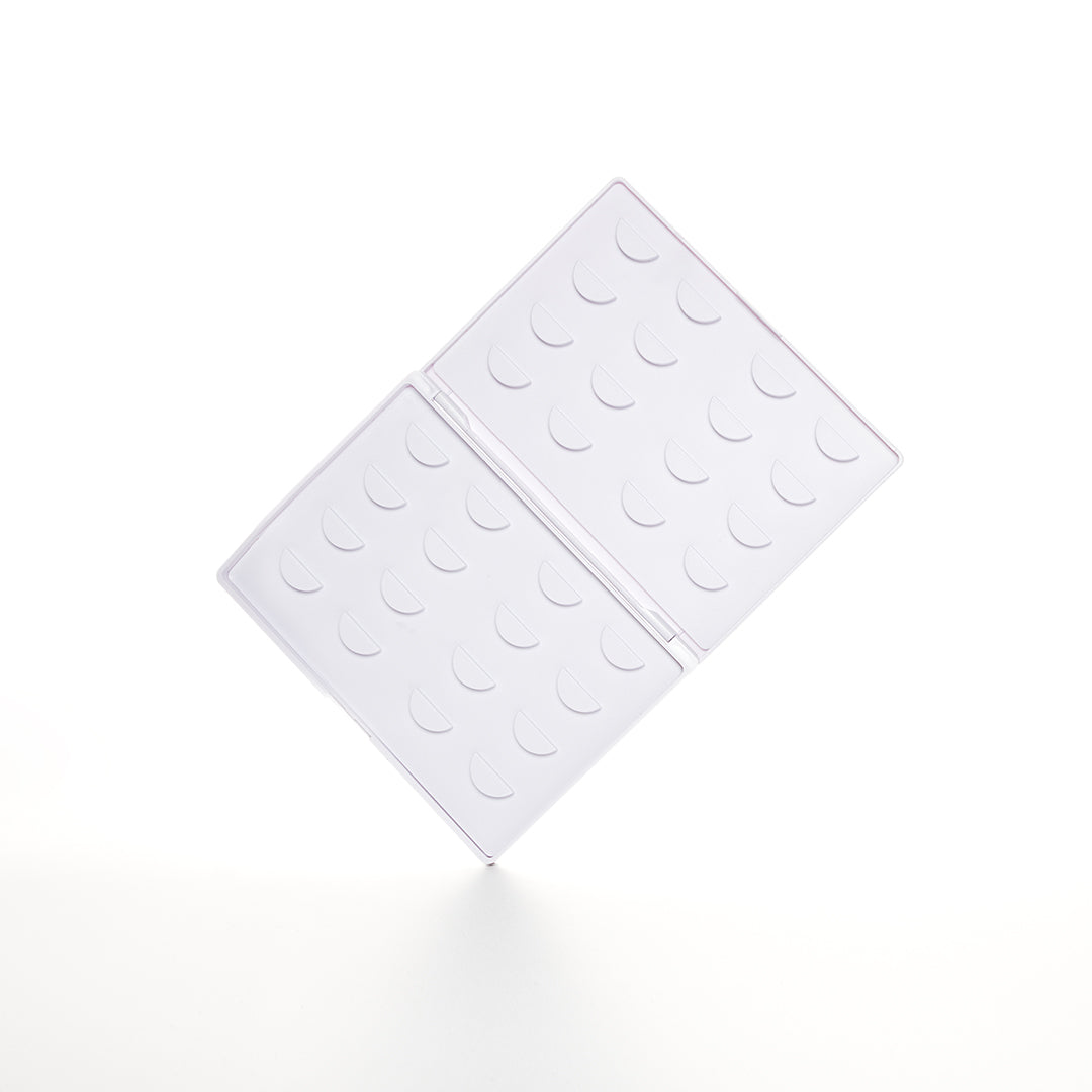 MYO X KASHA - THE LASH CASE  Kasha Lashes   